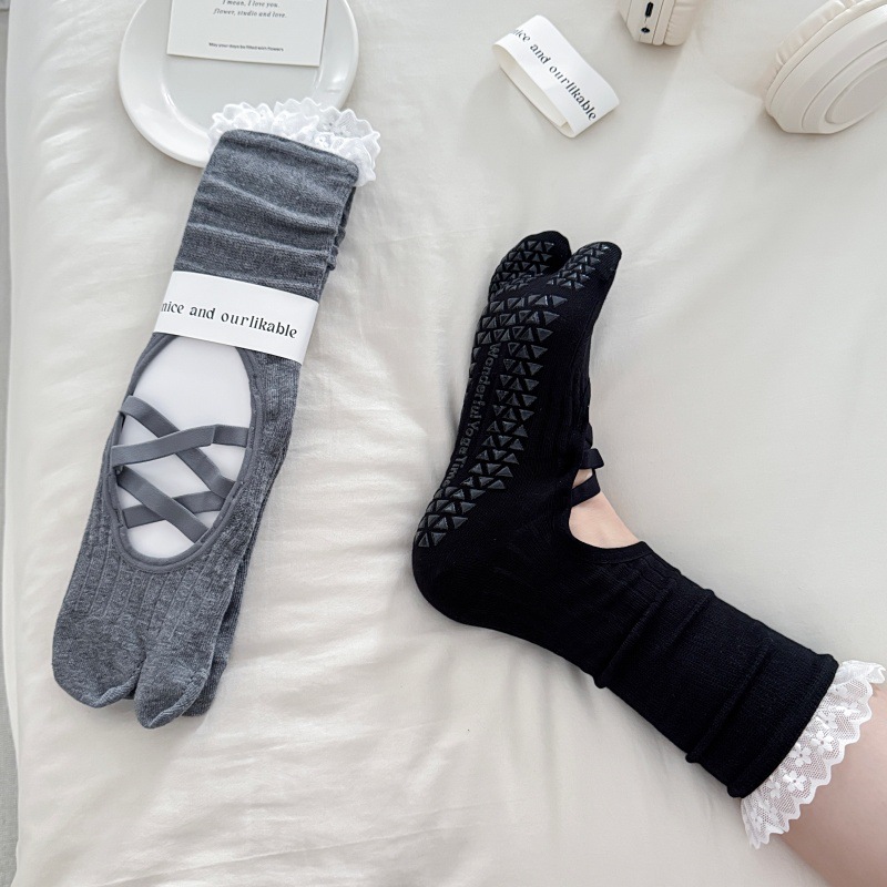 Kaus Kaki Yoga dengan Hiasan R - Yoga Of Fitness ulasan dan harga